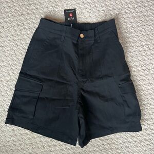Black IVER Women's Cargo Shorts - M (NWT)